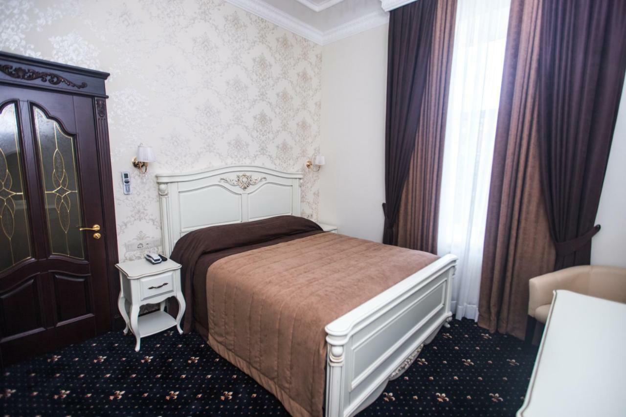 Готель Петрівський Кропивницкий Экстерьер фото