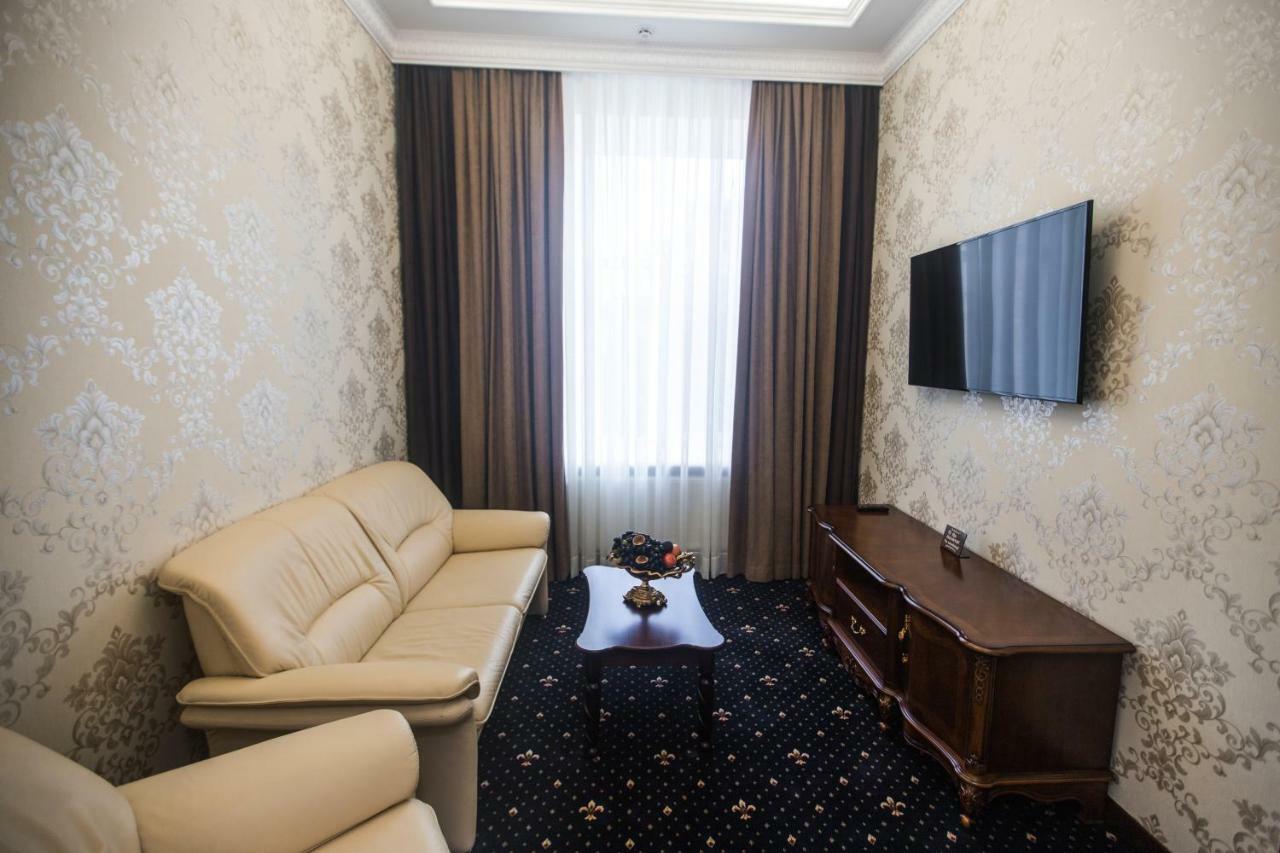 Готель Петрівський Кропивницкий Экстерьер фото